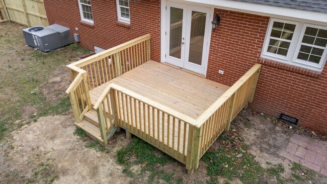 Building Photo - Cozy 3-Bedroom Ranch with Spacious Yard in Smithfield