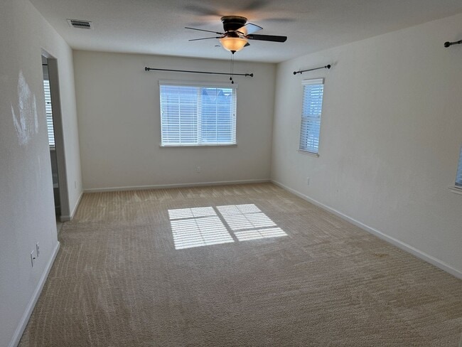 Building Photo - MODERN NEWER 3 BEDROOM 2 STORY FAIRFIELD *...