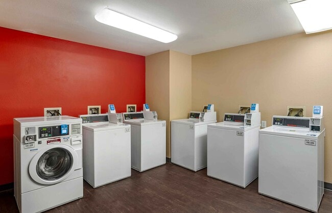 Building Photo - Furnished Studio-Los Angeles - Monrovia