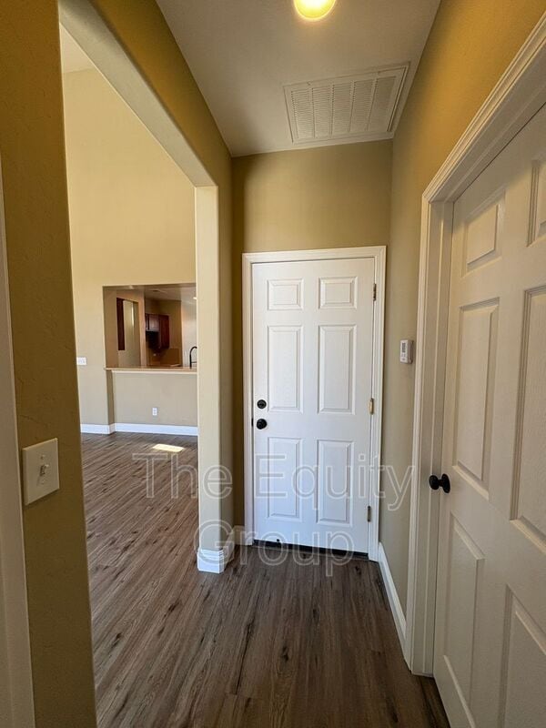 Building Photo - 1424 N Oliveto Ct