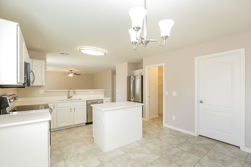 Building Photo - 8502 W Luken Way