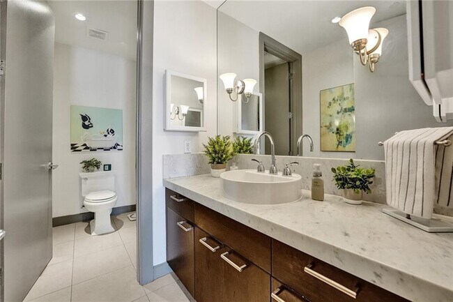 Building Photo - 110 SE 2nd St