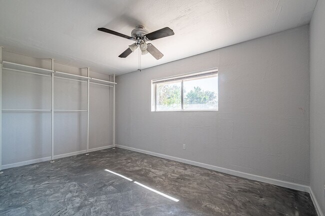 Building Photo - Acreage Property for Rent!!