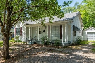 Building Photo - 102 Chitwood St