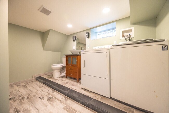 Building Photo - 52 East Ave