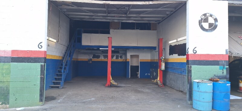 Building Photo - 18422 Vanowen St