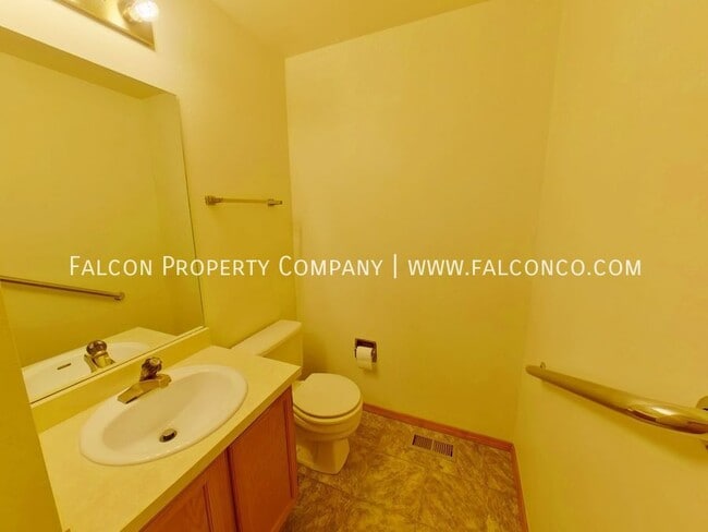 Building Photo - 2526 Elite Terrace