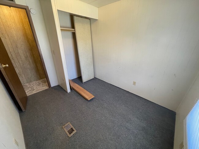 Building Photo - Two bedroom + Office mobile home in peacef...