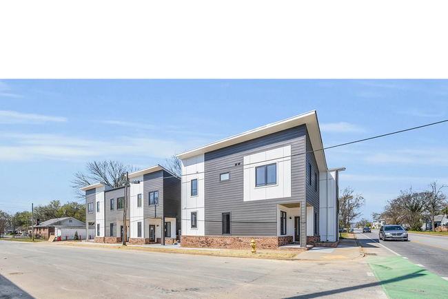 Primary Photo - Modern 4-Bed Townhouse in Ridgedale – Minu...