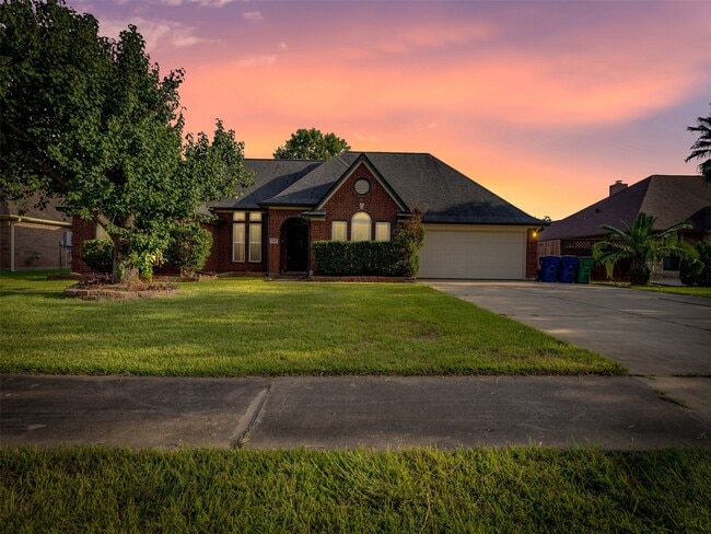 Primary Photo - 114 Audubon Woods Dr