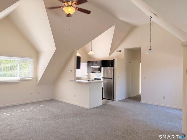 Building Photo - 117 Montoya Dr