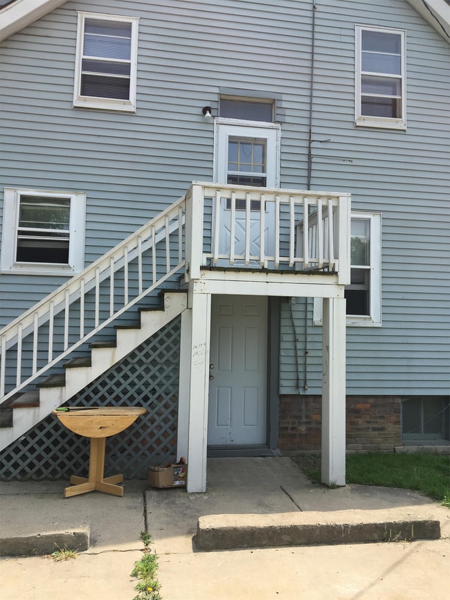 Building Photo - 708 Highland St