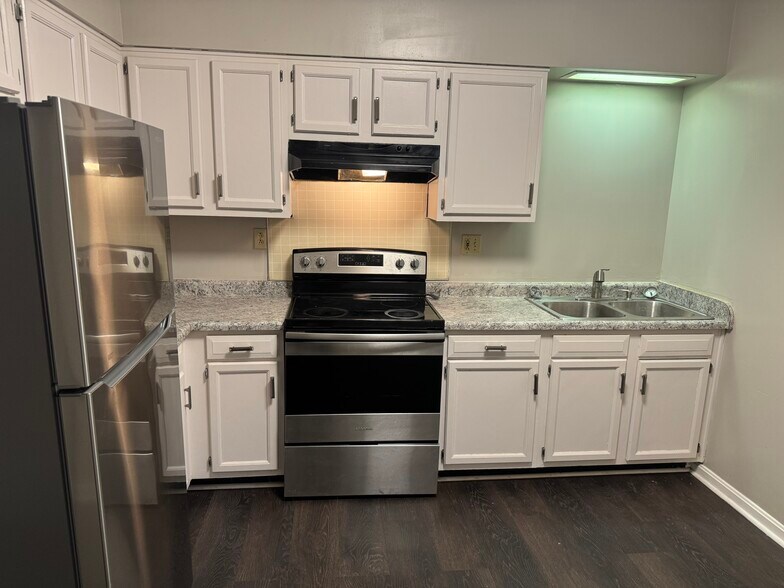 Kitchen View 2 - 1905 Magellan Ct