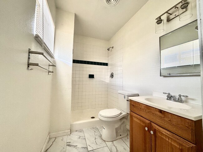 Building Photo - 1100 Saylor Way