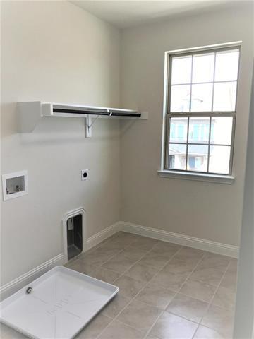 Building Photo - 6924 Royal View Dr