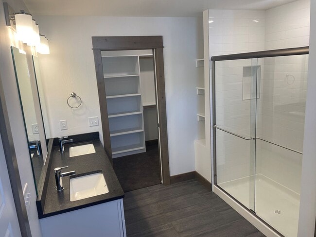 Building Photo - 36 Johnny Walker Ln