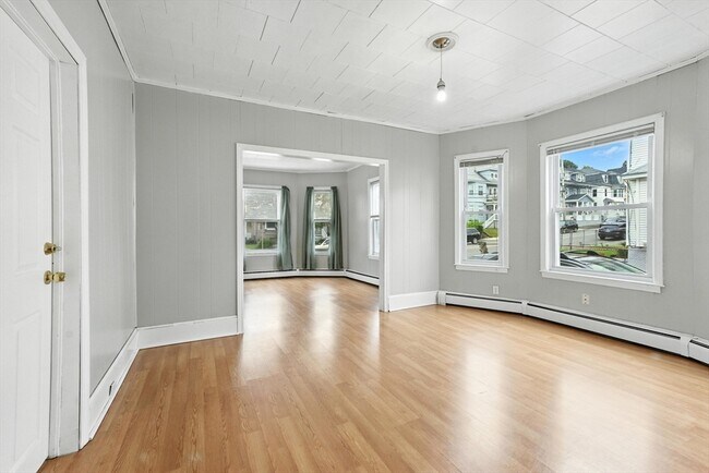 Building Photo - 439 Lowell St