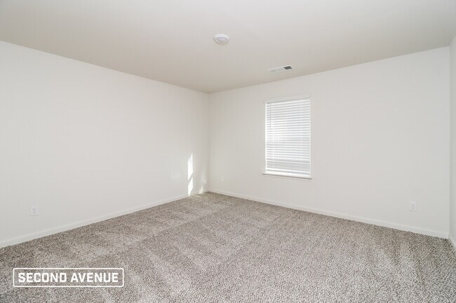 Building Photo - 504 Bennie Leonard St