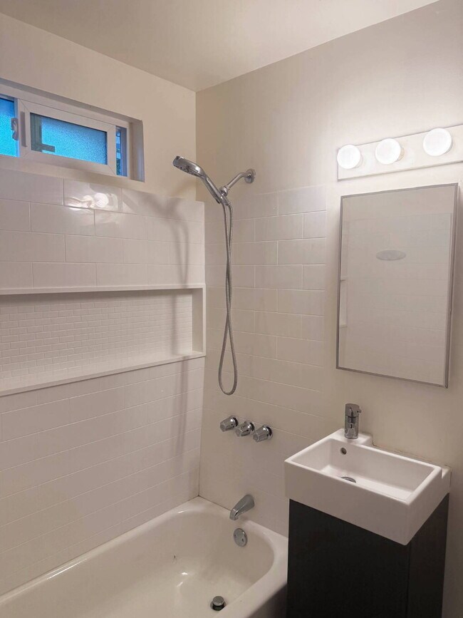 Building Photo - Charming one-bedroom, one-bath home