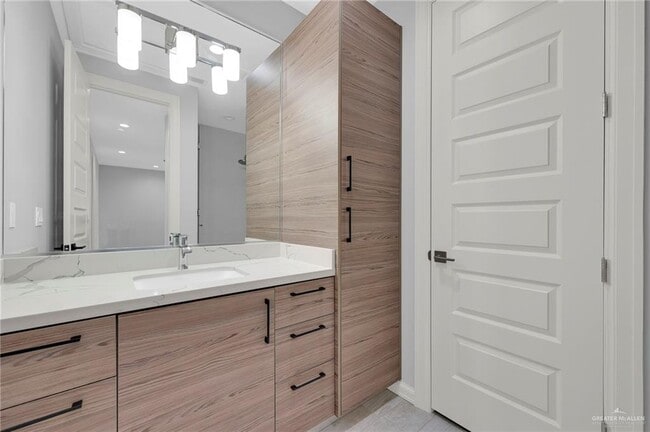 Building Photo - 28 Sunset Dr