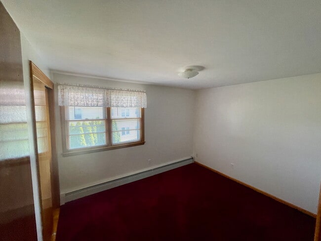 Building Photo - 685 Burritt St