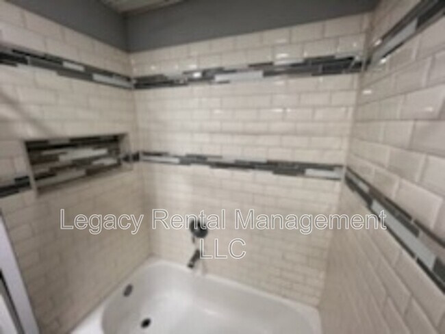 Building Photo - 4 Broad St