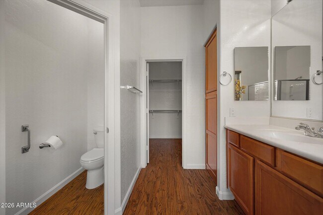 Building Photo - 4018 E Harrison St