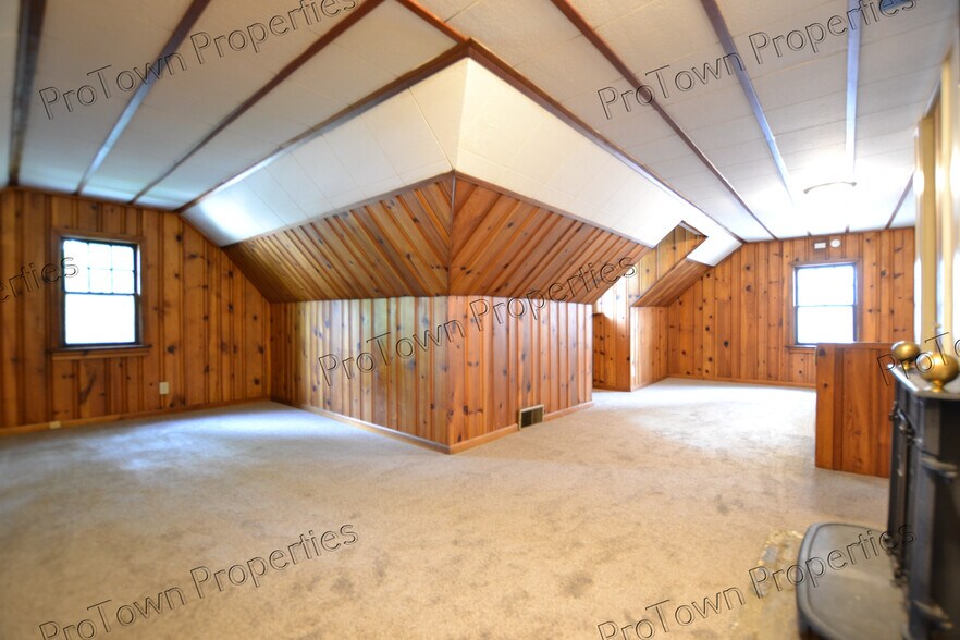 Building Photo - 719 Cowles Ave