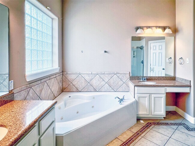 Building Photo - 16807 Coronado Springs Dr