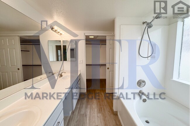 Building Photo - 2Bed/2Bath w/ Office-House at 40th St/Cactus-Garg!