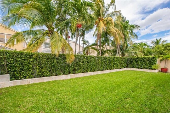 Building Photo - 724 NW 155th Terrace