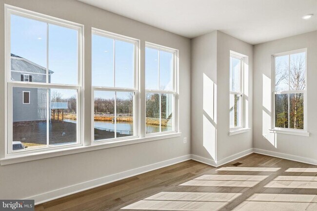 Building Photo - 9399 Edenderry Dr