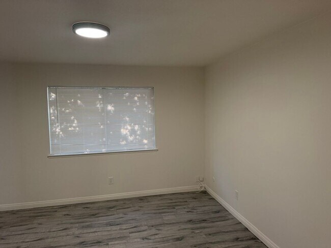 Building Photo - 5301 Bellflower Way