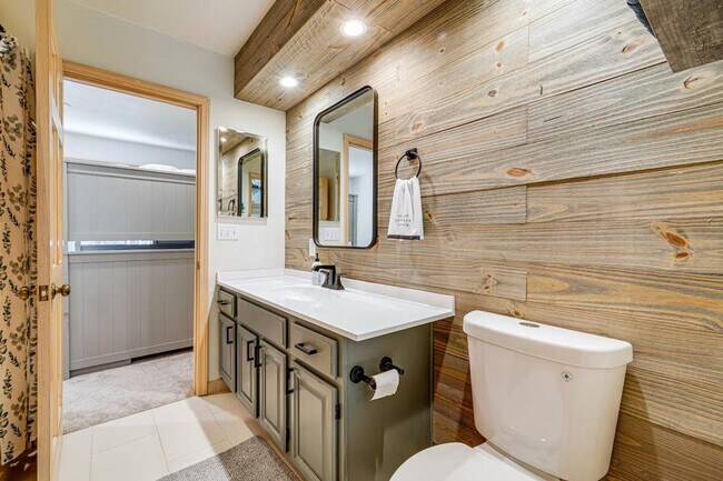 Building Photo - 14474 Northwoods Blvd