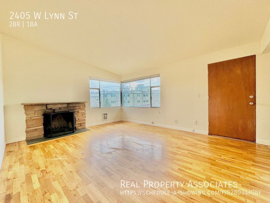 Building Photo - 2405 W Lynn St