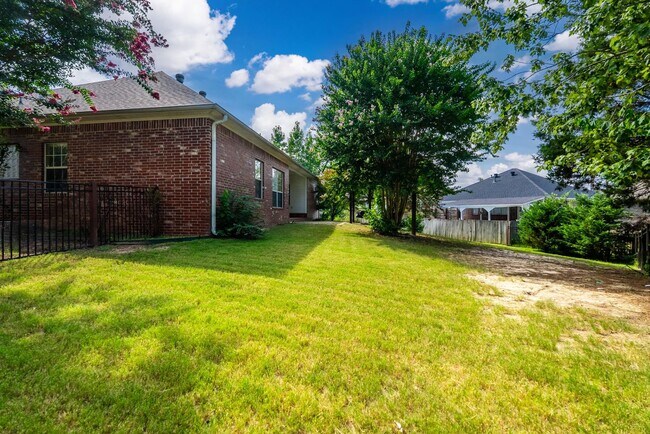 Building Photo - Updated 4BR/2BA One-Level Home on Maumelle Cul-de-Sac — Trail Access
