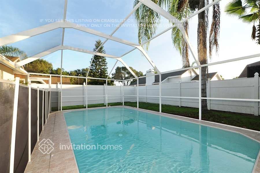 Building Photo - 8945 Bayaud Dr