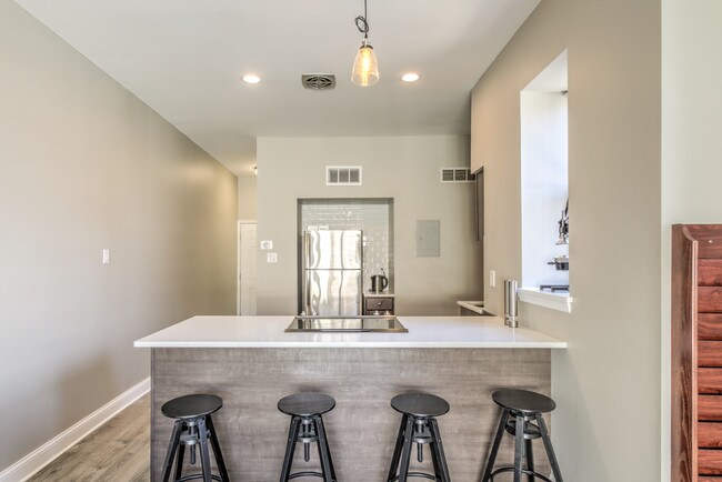 Building Photo - 3633 McRee Ave