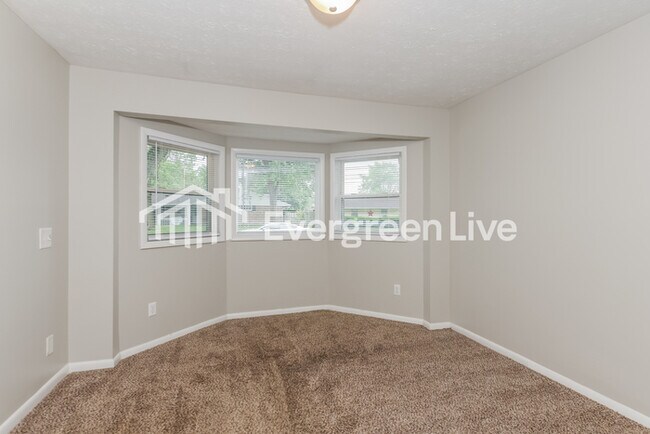 Building Photo - 5013 Tewksebury Dr