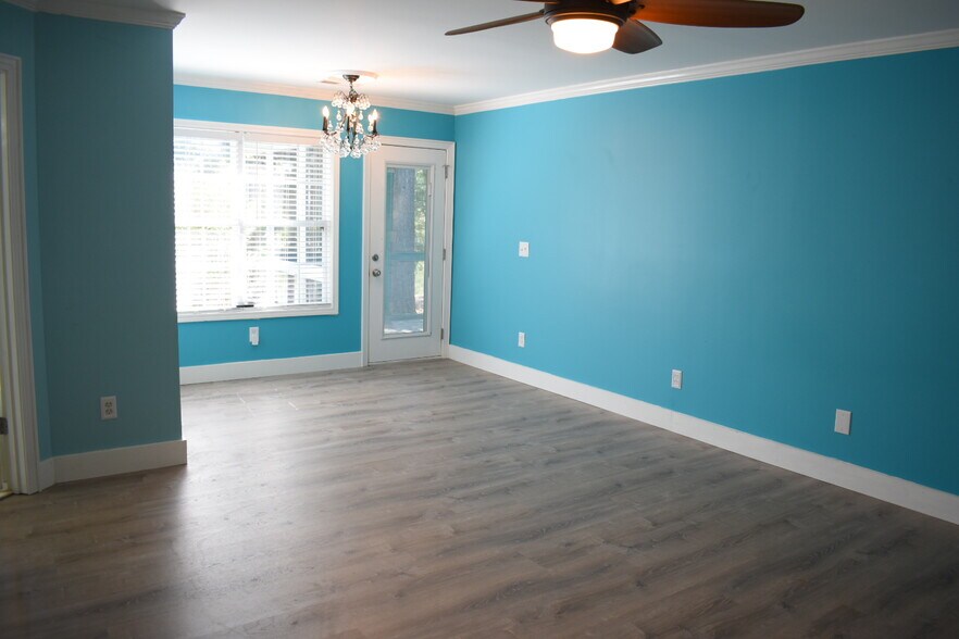 Building Photo - 7002 Hallstead Ct