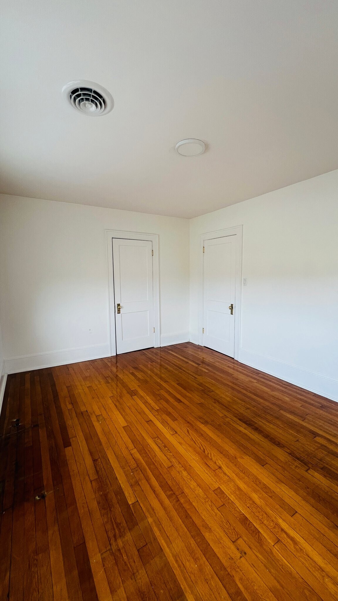 Building Photo - 812 Tyler Ave