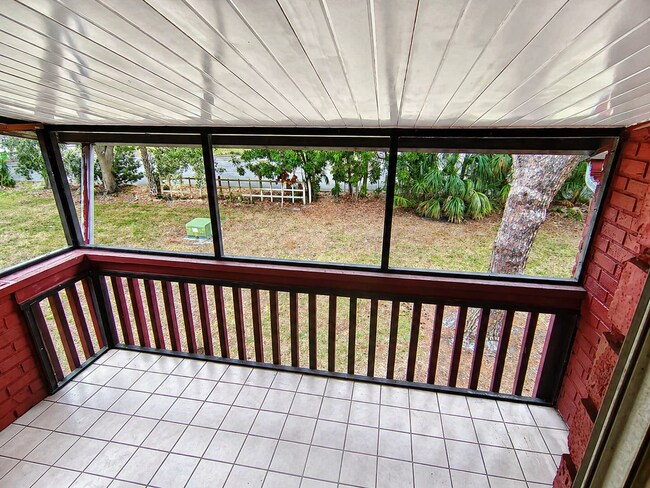Building Photo - FOR RENT – CHARMING 1-BEDROOM CONDO IN SAINT PETERSBURG, FL