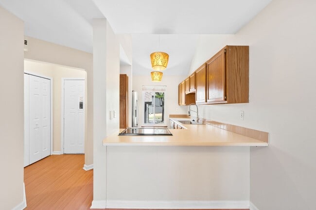 Building Photo - 3BD, 2.5 Boulder Townhome with 1-Car Garage