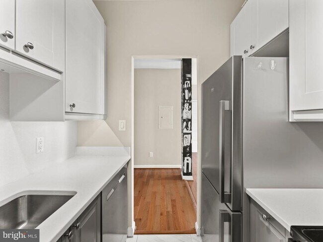 Building Photo - 2000 16th St NW