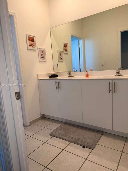 Building Photo - 13623 SW 184th Ter