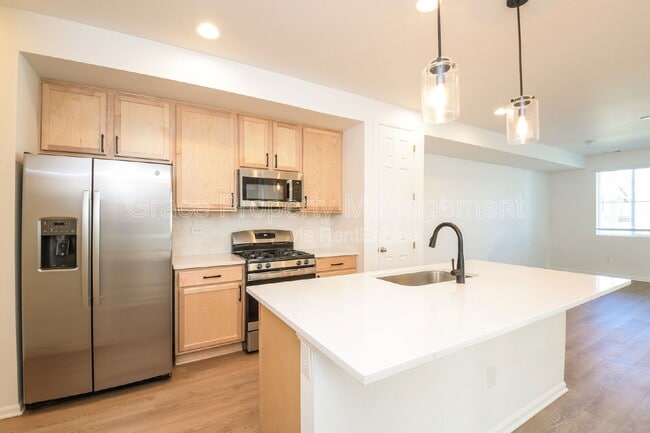 Building Photo - 9681 Truckee St