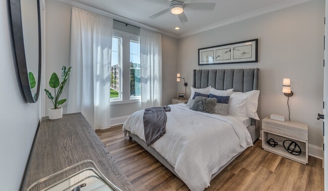 Building Photo - 1106 S Eldridge Ln