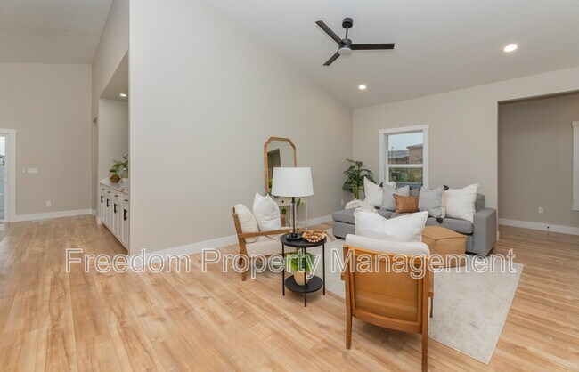 Building Photo - 2125 Oxon St