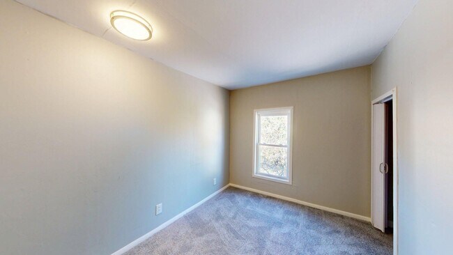 Building Photo - Cudell/West Blvd neighborhood; 4 bedroom/1 bath single family house for rent!