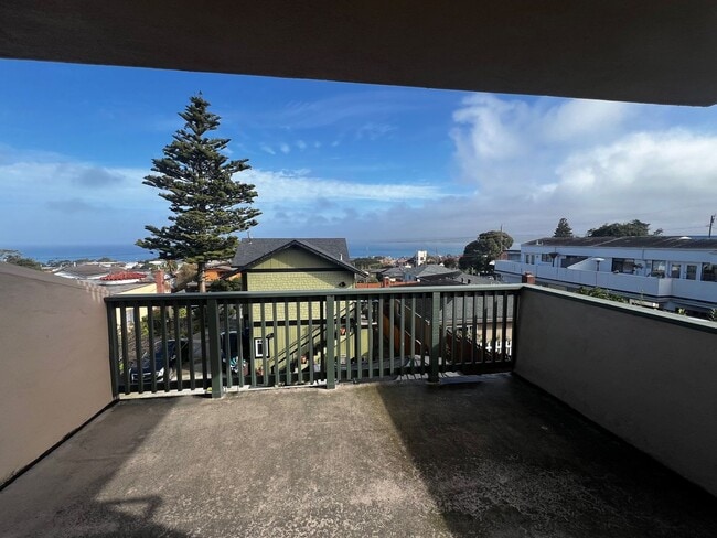 Interior Photo - 724 Spencer St